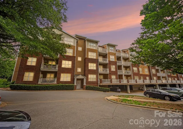 1000-e-woodlawn-rd-415-charlotte-nc-28209/hzid_3738e9db