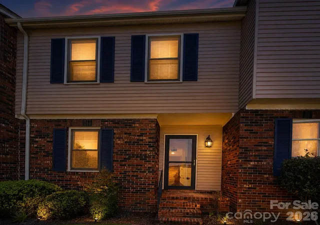 2705-n-center-st-46-hickory-nc-28601/hzid_b847b84b