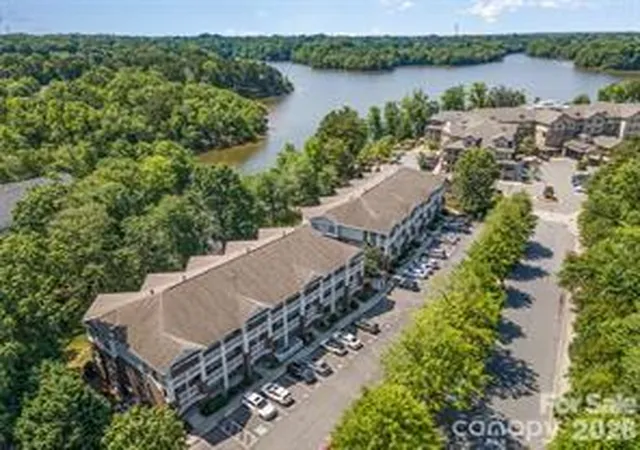 797-peninsula-dr-davidson-nc-28036/hzid_c52f082c