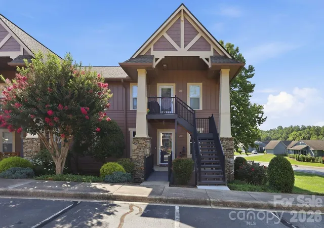 2705-deermouse-way-hendersonville-nc-28792/hzid_fd94f370