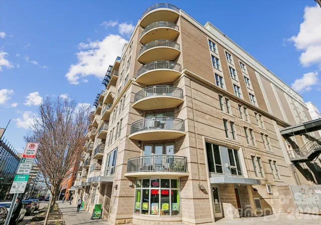 718-w-trade-st-302-charlotte-nc-28202/hzid_3a8ac206