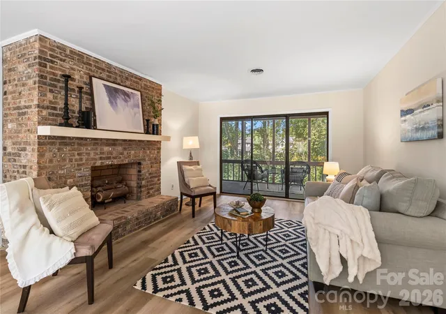 181-n-britton-crk-ct-hendersonville-nc-28791/hzid_829146ae