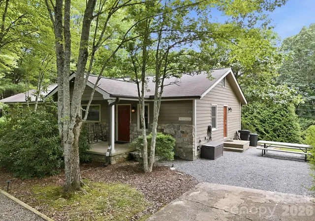 27-29-31-a-b-brown-rd-asheville-nc-28806/hzid_e00105fa