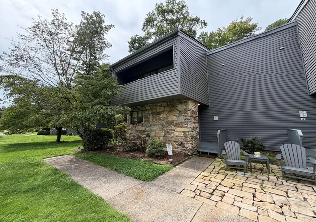429-mountains-blvd-c101-lake-lure-nc-28746/hzid_fbc879f6