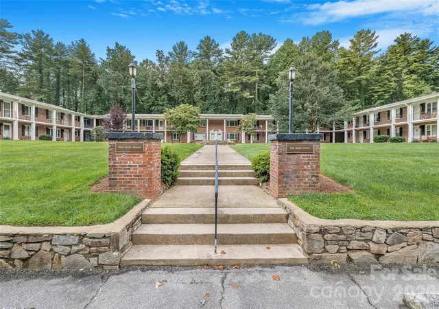 102-boyd-dr-5c-flat-rock-nc-28731/hzid_67dd2fb0