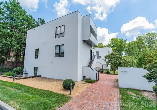 501-fenton-pl-n-charlotte-nc-28207/hzid_71a601c1