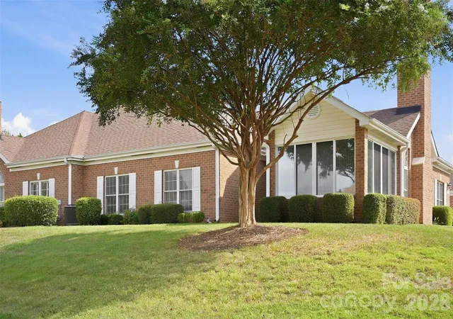 9920-park-willow-dr-charlotte-nc-28210/hzid_d78b1678
