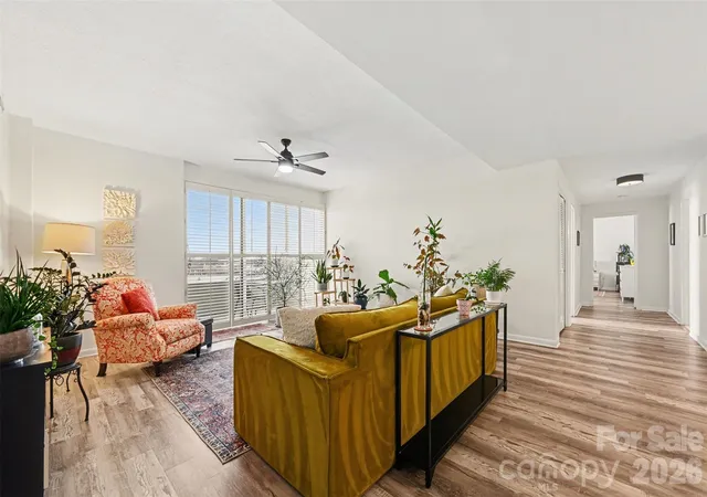 1300-reece-rd-520-charlotte-nc-28209/hzid_59aaf4b5