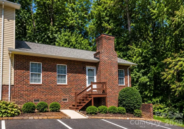1491-20th-ave-ne-6-hickory-nc-28601/hzid_daa5acf5