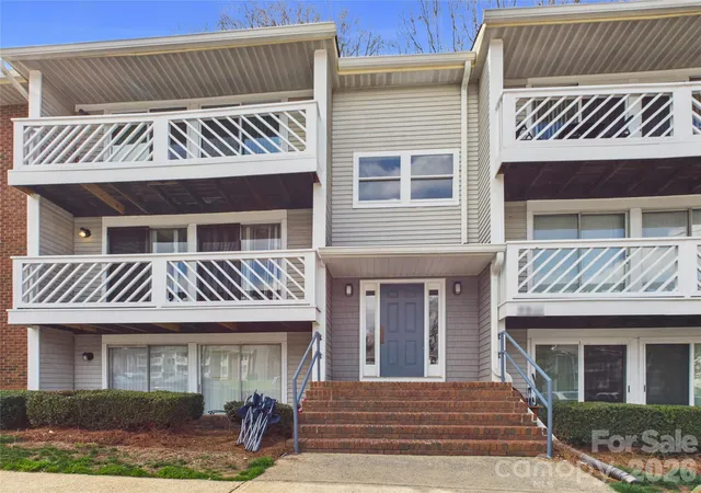 9511-shannon-green-dr-apt-e-charlotte-nc-28213/hzid_52b1fc67
