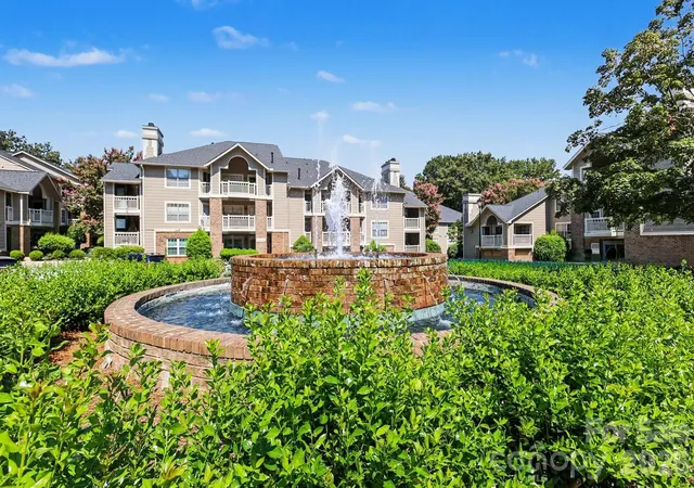 5009-sharon-rd-i-charlotte-nc-28210/hzid_156c0ed8