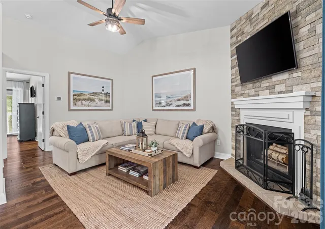 4160-charlotte-hwy-f-clover-sc-29710/hzid_ef294768