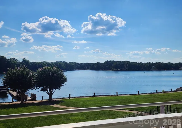 1332-torrence-cir-davidson-nc-28036/hzid_f8f91044