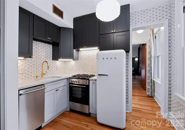 712-louise-ave-203-charlotte-nc-28204/hzid_eea2d26a