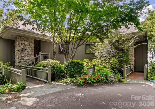 268-sunset-point-rd-a4-burnsville-nc-28714/hzid_ef771890