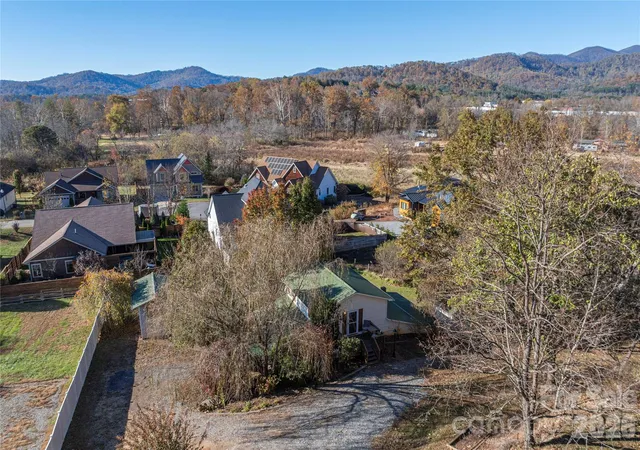 223-davidson-rd-swannanoa-nc-28778/hzid_6c62d664