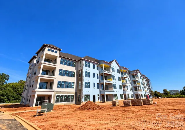 17520-inver-dr-bld-b-unit-107-cornelius-nc-28031/hzid_29b934b5