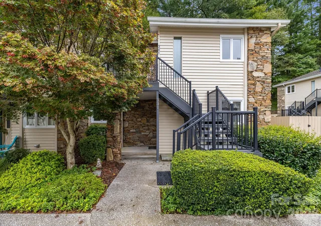 341-n-britton-crk-ct-hendersonville-nc-28791/hzid_a6d44bcb
