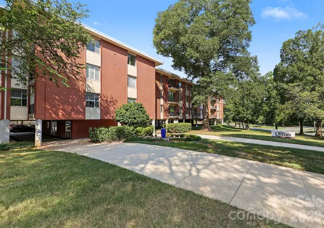 1300-queens-rd-219-charlotte-nc-28207/hzid_2d27fea2