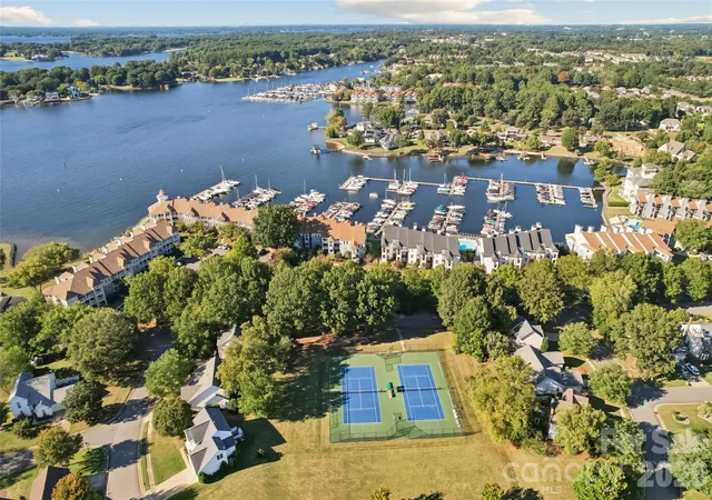 18819-vineyard-point-ln-cornelius-nc-28031/hzid_a9555032