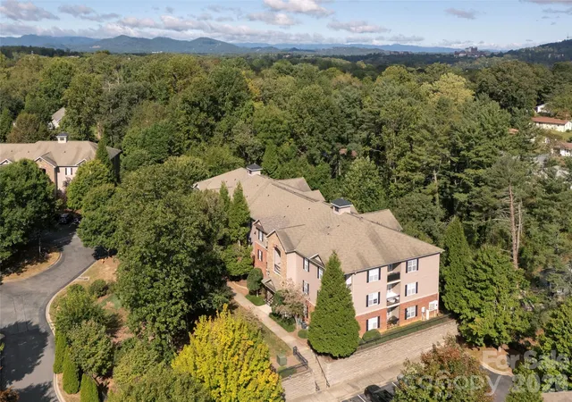 437-appeldoorn-cir-asheville-nc-28803/hzid_6df307f7