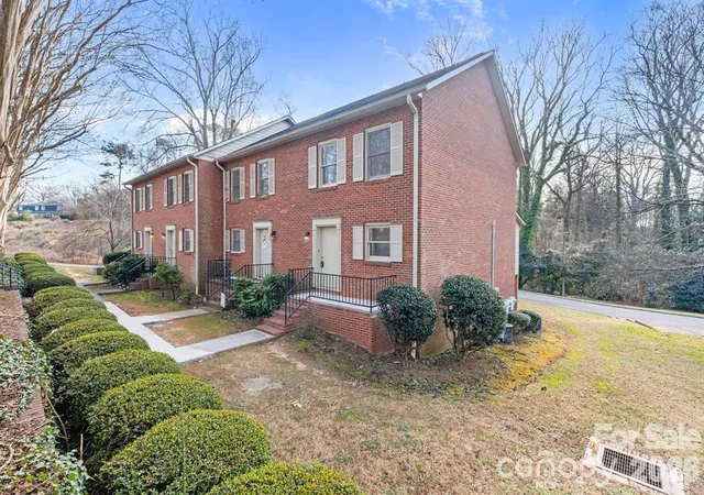 239-13th-avenue-pl-nw-20-hickory-nc-28601/hzid_52e5aefd
