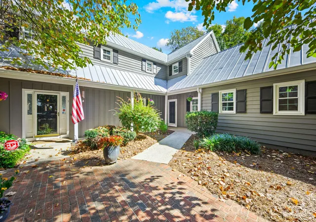 3812-selwyn-farms-ln-2-charlotte-nc-28209/hzid_a6cccc7c