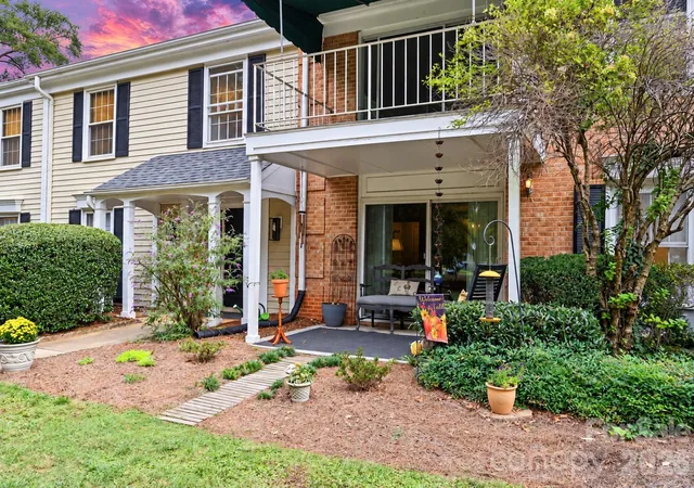 8303-meadow-lakes-dr-charlotte-nc-28210/hzid_4c9ec815