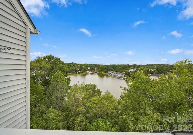 1050-21st-avenue-nw-50-hickory-nc-28601/hzid_326fffdf