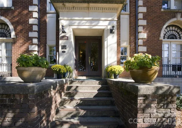 712-louise-ave-204-charlotte-nc-28204/hzid_ca085a9d