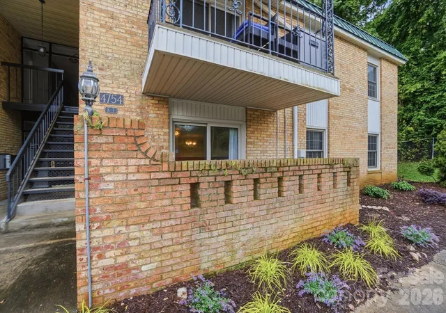 4754-hedgemore-dr-n-charlotte-nc-28209/hzid_38effc83