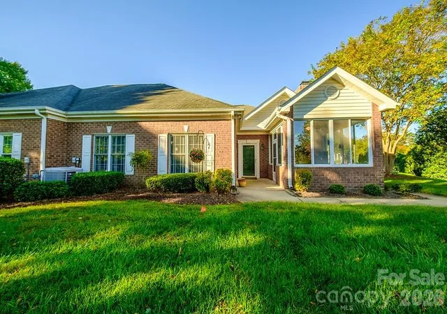 8562-highland-glen-dr-charlotte-nc-28269/hzid_3670d3c1