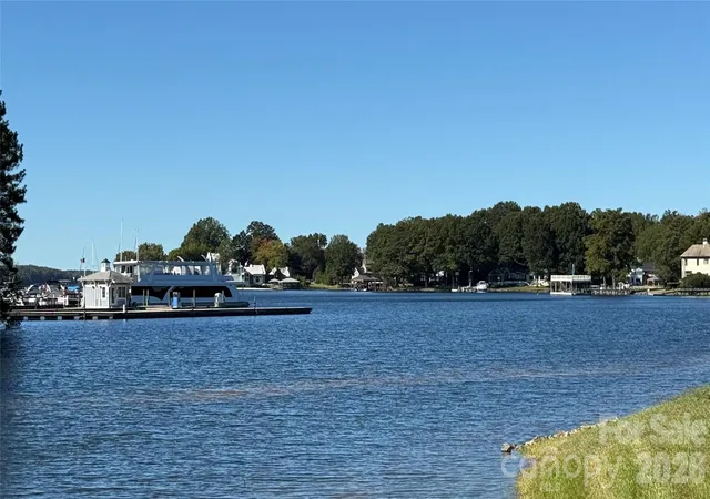 18726-nautical-dr-103-cornelius-nc-28031/hzid_4446b33a