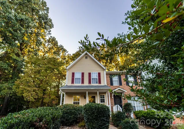 6418-windsor-gate-ln-charlotte-nc-28215/hzid_1bc83e54