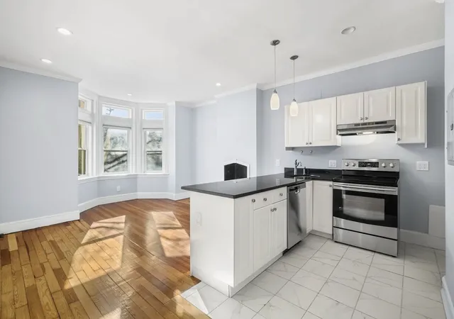 1834-beacon-st-5-brookline-ma-02445/hzid_6d50bf57