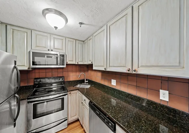 230-willard-st-602-quincy-ma-02169/hzid_7c5274c6