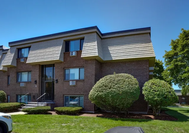 6-hallmark-gdns-9-burlington-ma-01803/hzid_6fe2dea1