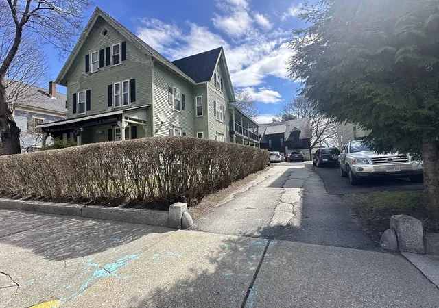 39-woodland-st-worcester-ma-01610/hzid_12093600