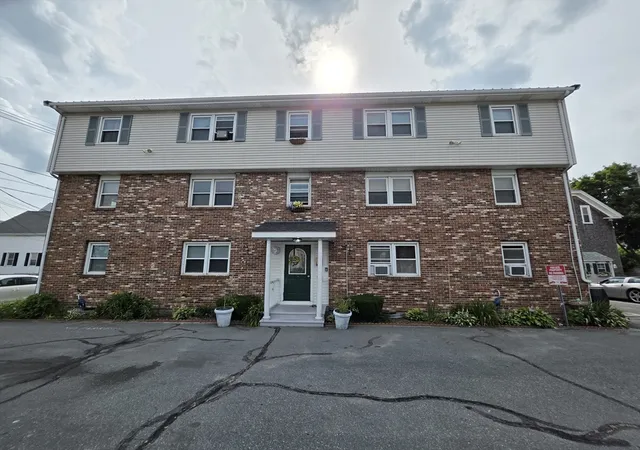 1040-cove-road-unit-4-4-new-bedford-ma-02744/hzid_e1a511d9