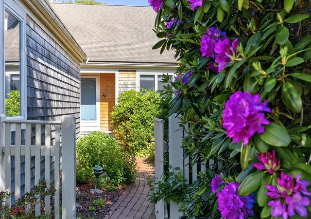 40-kates-path-40-yarmouth-port-ma-02675/hzid_81791611
