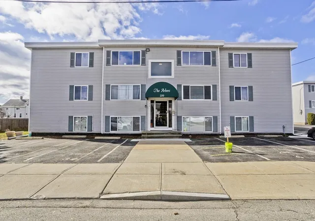 239-glasgow-st-10-fall-river-ma-02721/hzid_22c50289