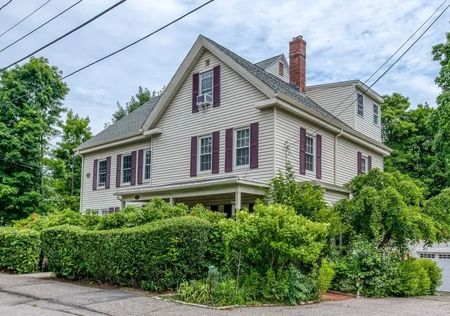 4-spruce-st-4-dedham-ma-02026/hzid_e0123a70