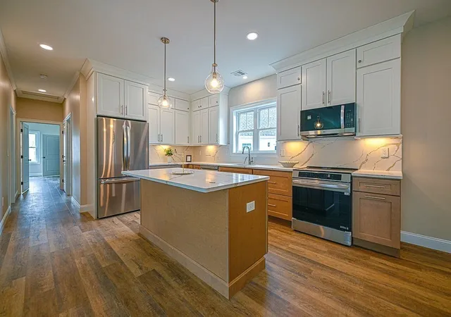 30-meadowview-lane-b-salisbury-ma-01952/hzid_b83d1649