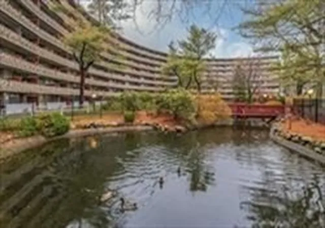 200-swanton-street-t35-winchester-ma-01890/hzid_2e4b033b