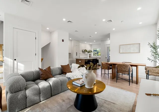 16-elm-st-16-west-newton-ma-02465/hzid_b1011d60