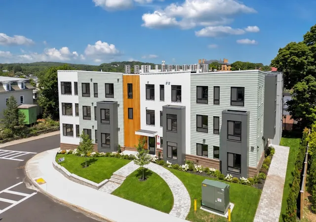 34-oak-street-101-boston-ma-02136/hzid_79bcc56d