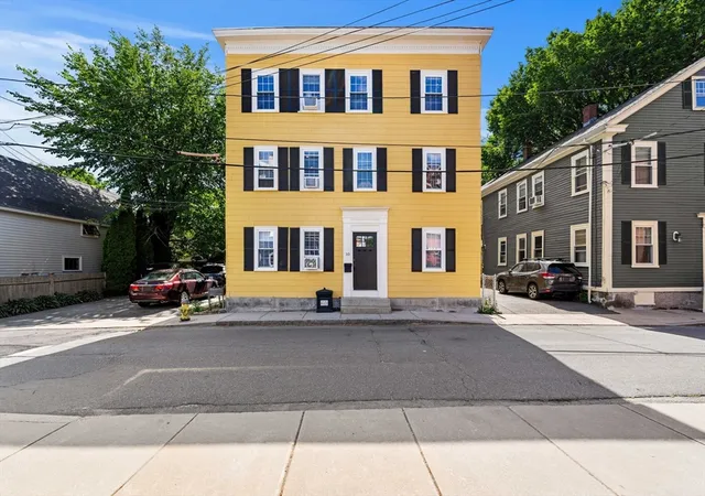 10-daniels-st-2-salem-ma-01970/hzid_92c73ea4