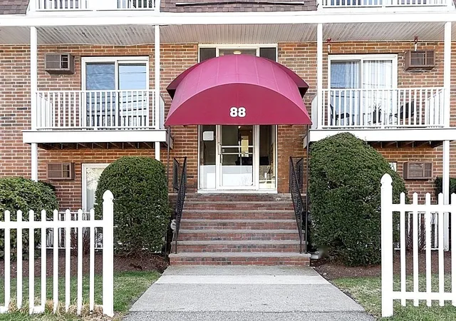 88-beacon-st-11-lawrence-ma-01843/hzid_64c9cf25