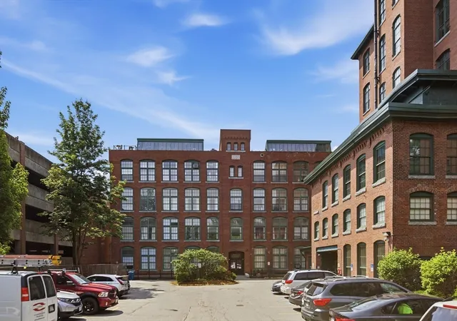200-market-510-lowell-ma-01852/hzid_cae0dbce