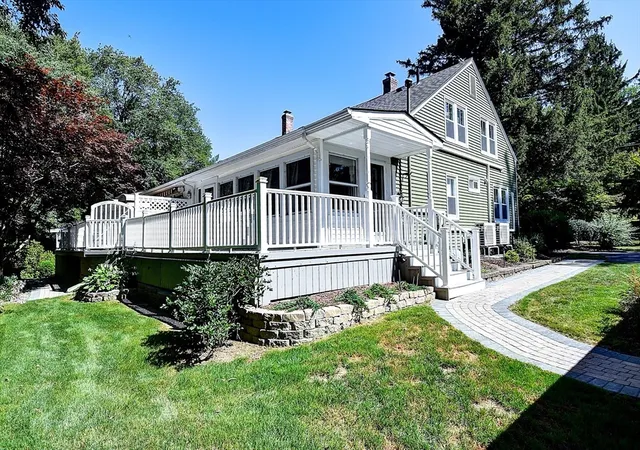647-main-st-a-north-oxford-ma-01537/hzid_4a2a8367
